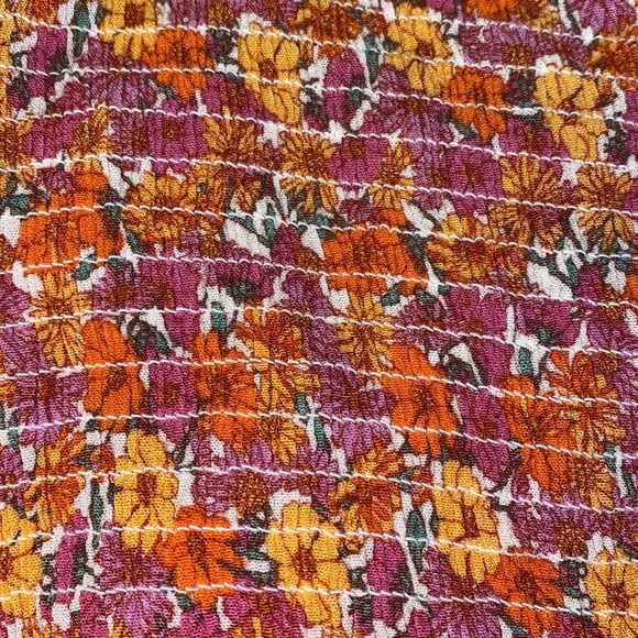 SO Junior’s Cropped Puff Top - Picture 2 of 2